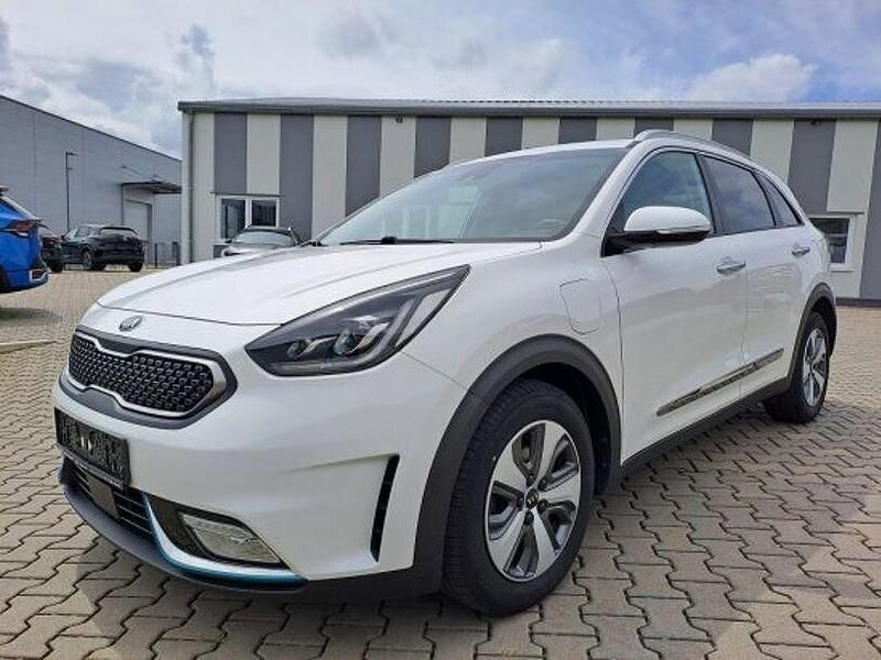 Gebraucht Kia Niro Vision 141 PS (103 kW) 2018 Schneeweiss SUV