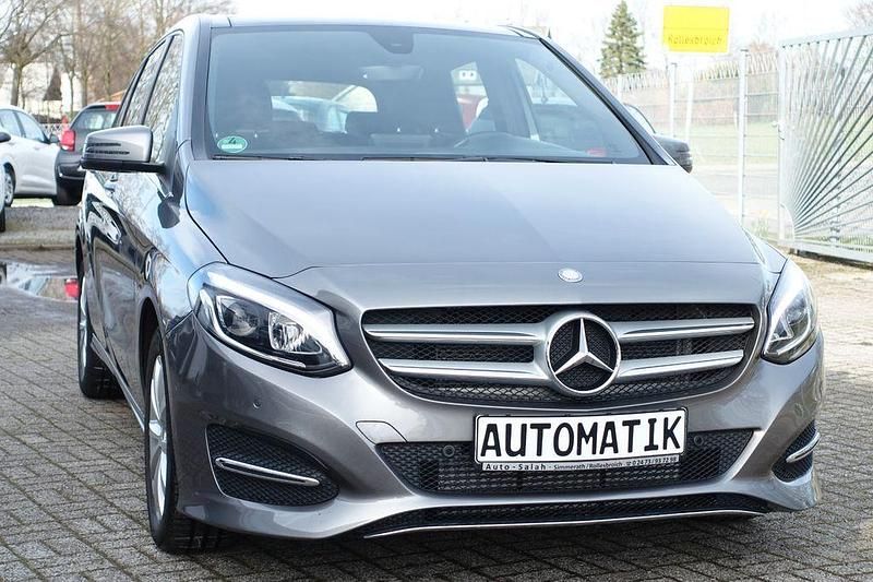 Gebraucht Mercedes B200 136 PS (100 kW) 2017 Grau Van / Kleinbus