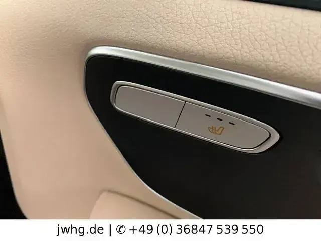 Gebraucht Mercedes V300 Avantgarde 237 PS (174 kW) 2021 Schwarz Van / Kleinbus