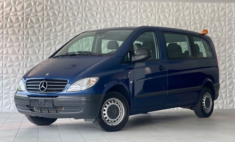 Blau Gebraucht 2009 Mercedes Vito Van / Kleinbus | 16.590 € - Bild 1/4