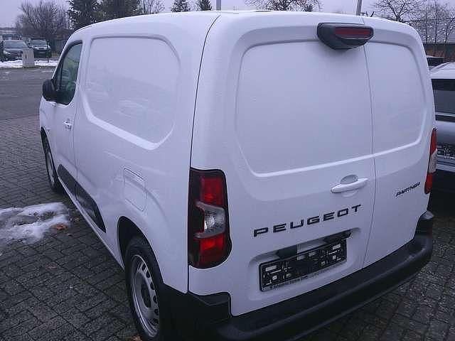 Gebraucht Peugeot Partner Premium 102 PS (75 kW) 2024 Lackierung weiss Van / Kleinbus