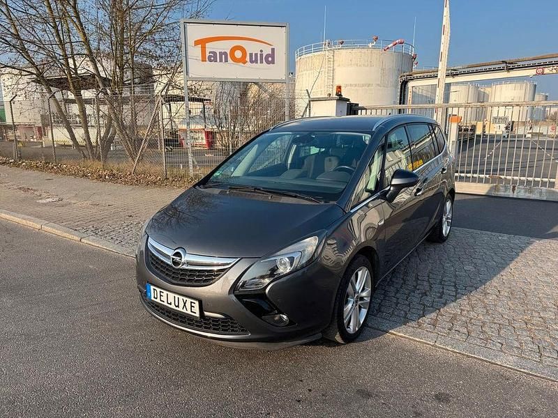 Grau Gebraucht 2013 Opel Zafira Tourer Van / Kleinbus | 7.990 € (Guter Preis) - Bild 1/4