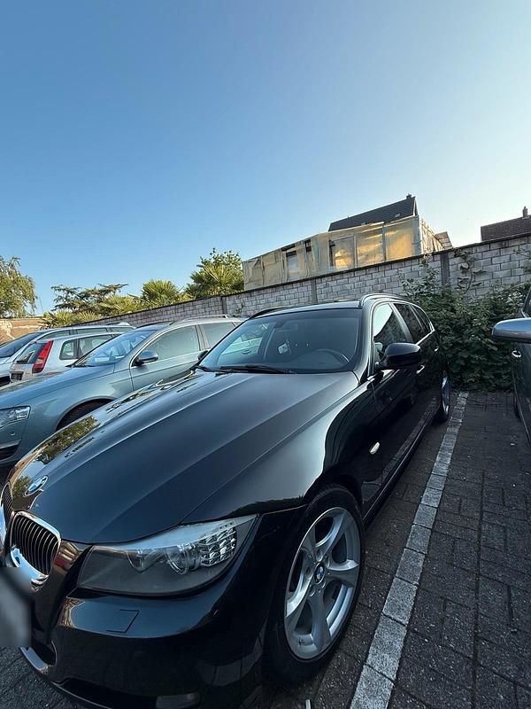 Second-hand BMW 325 204 CP (150 kW) 2010 Negru Break