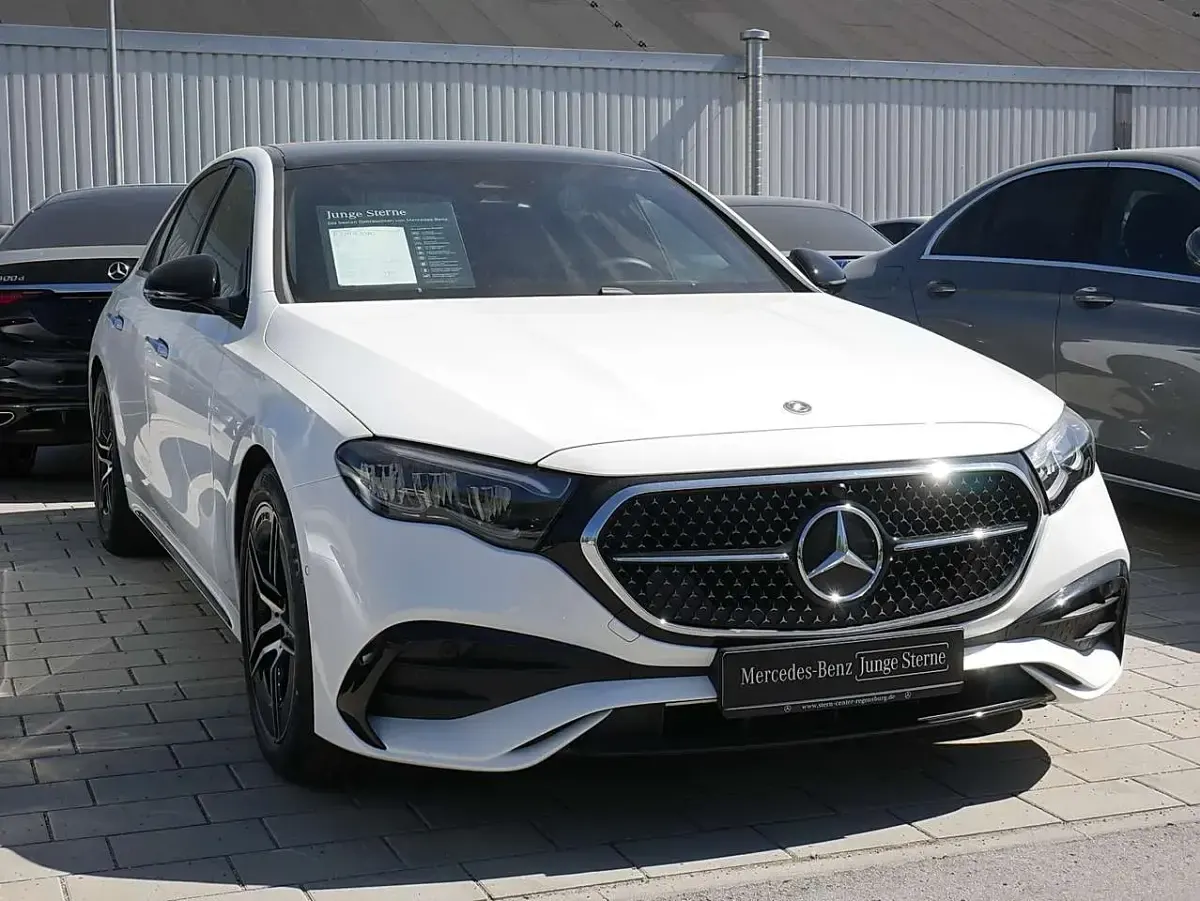 Gebraucht Mercedes E220 AMG 197 PS (144 kW) 2025 Unilack polarweiß Limousine