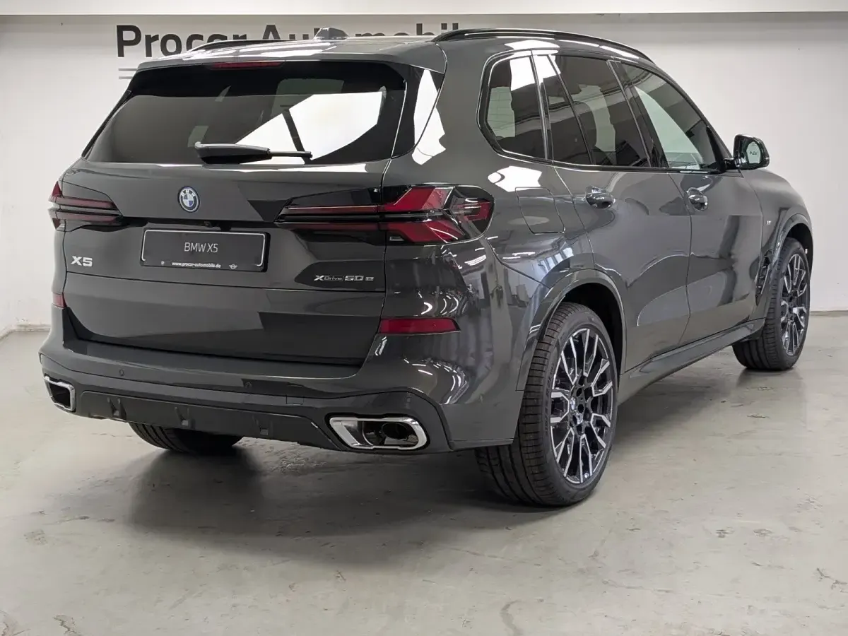 Neu BMW X5 M Sport 489 PS (359 kW) 2026 Silber SUV