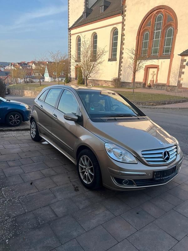 Gebraucht Mercedes B170 116 PS (85 kW) 2006 Gold Van / Kleinbus