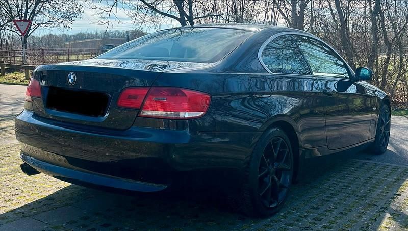 Gebraucht BMW 325 218 PS (160 kW) 2008 Blau Coupé
