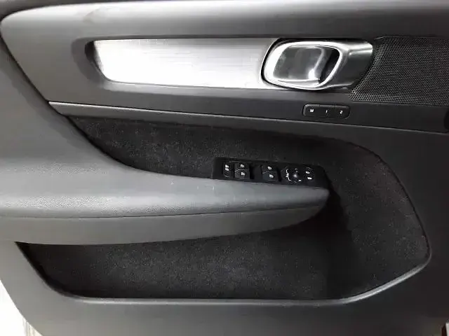 Gebraucht Volvo XC40 Inscription 135 PS (99 kW) 2022 Grau metallic SUV
