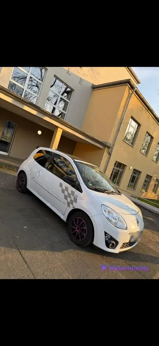 Second-hand Renault Twingo 75 CP (55 kW) 2010 Alb Hatchback