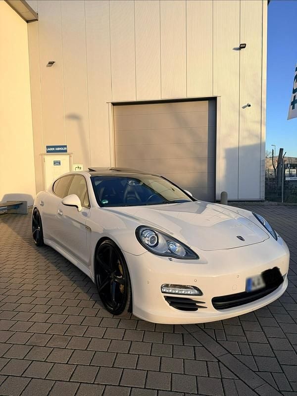 Gebraucht Porsche Panamera 250 PS (183 kW) 2011 Weiß Kleinwagen