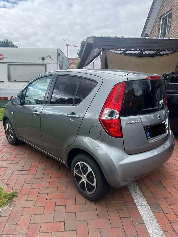 Grau Gebraucht 2011 Suzuki Splash Kleinwagen | 4.000 € (Fairer Preis) - Bild 1/4