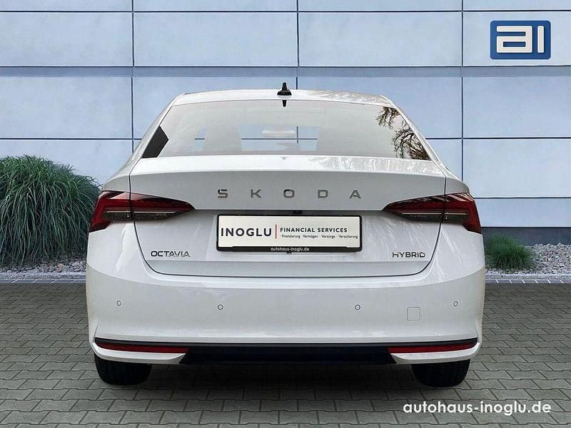 Neu Skoda Octavia Selection 150 PS (110 kW) 2025 Weiß Limousine