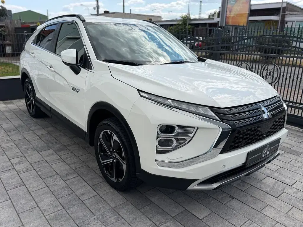 Gebraucht Mitsubishi Eclipse Cross Plus 188 PS (138 kW) 2022 Weiß SUV