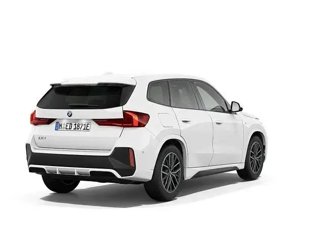 Gebraucht BMW iX1 M Sport 230 kW (313 PS) 2023 Weiß SUV