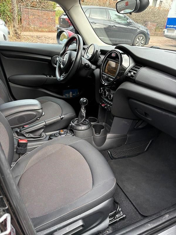 Gebraucht Mini Cooper 135 PS (99 kW) 2015 Schwarz Kleinwagen