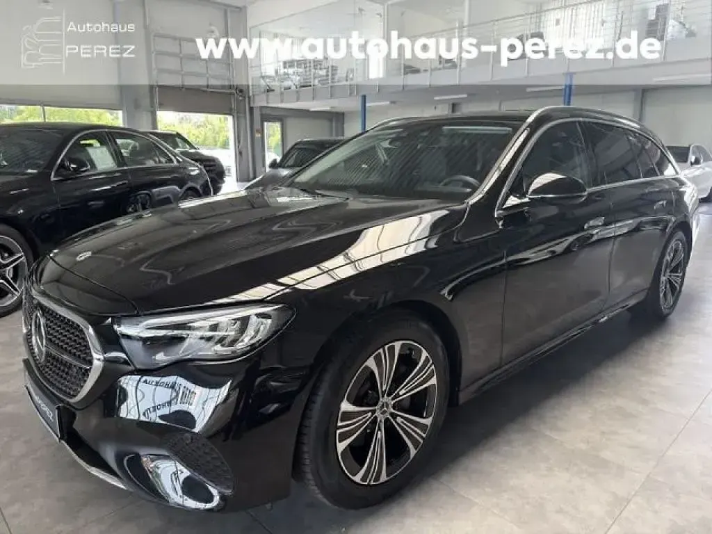 Gebraucht Mercedes 200 Avantgarde 227 PS (166 kW) 2024 Obsidianschwarz (metallic) Kombi