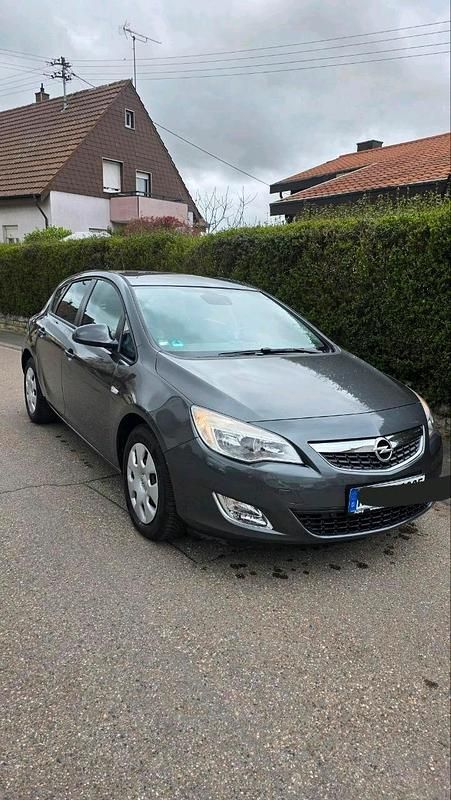 Gebraucht Opel Astra 115 PS (84 kW) 2010 Grau Limousine