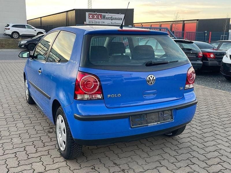 Gebraucht VW Polo 80 PS (58 kW) 2007 Blau Kleinwagen