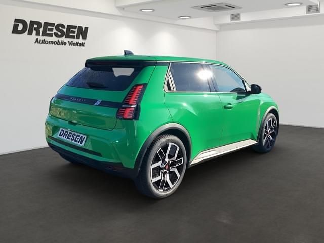Neu Renault 5 E-Tech Komfort 110 kW (150 PS) 2026 Vert pop Kleinwagen