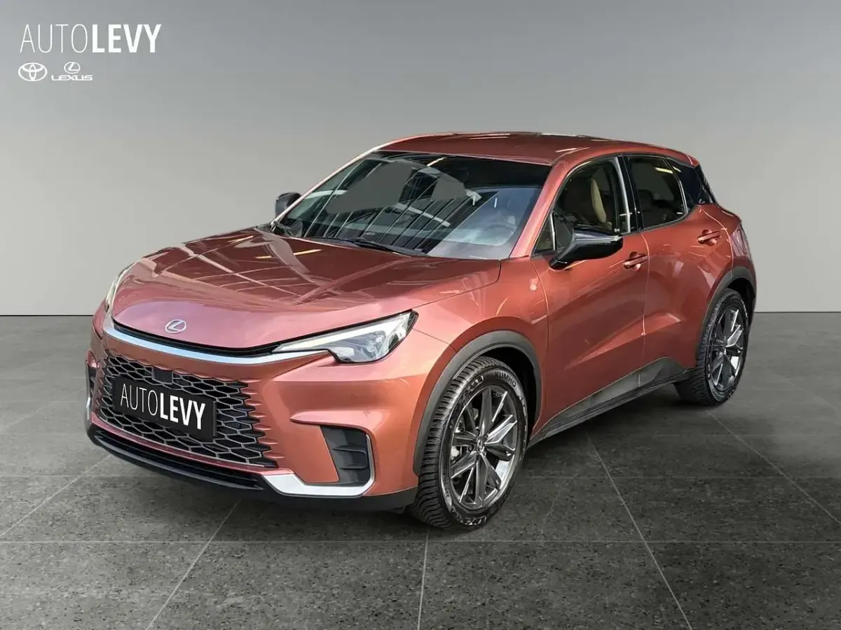 Usata Lexus LBX 136 CV (100 kW) 2024 Rosso SUV