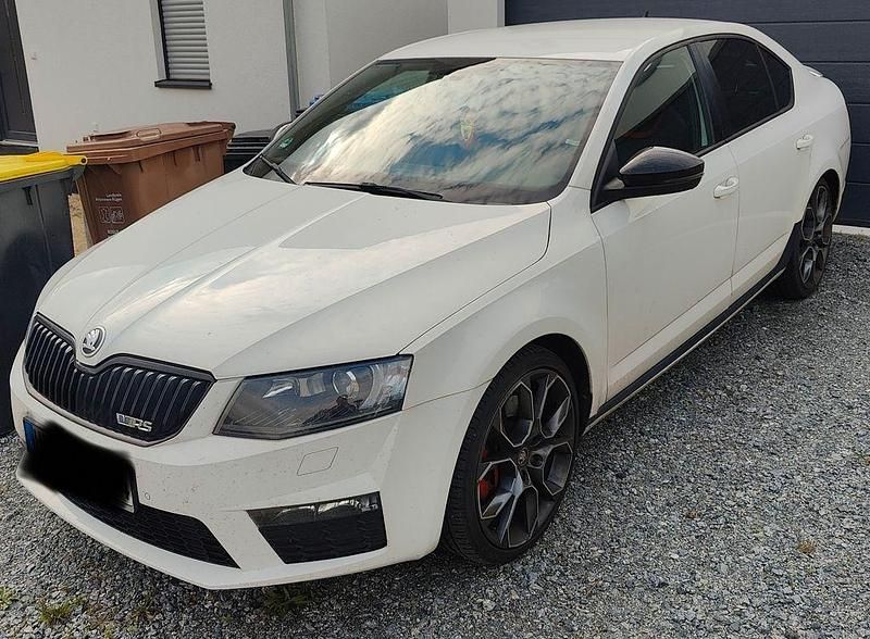Weiß Gebraucht 2014 Skoda Octavia RS Limousine | 12.000 € (Guter Preis) - Bild 1/4