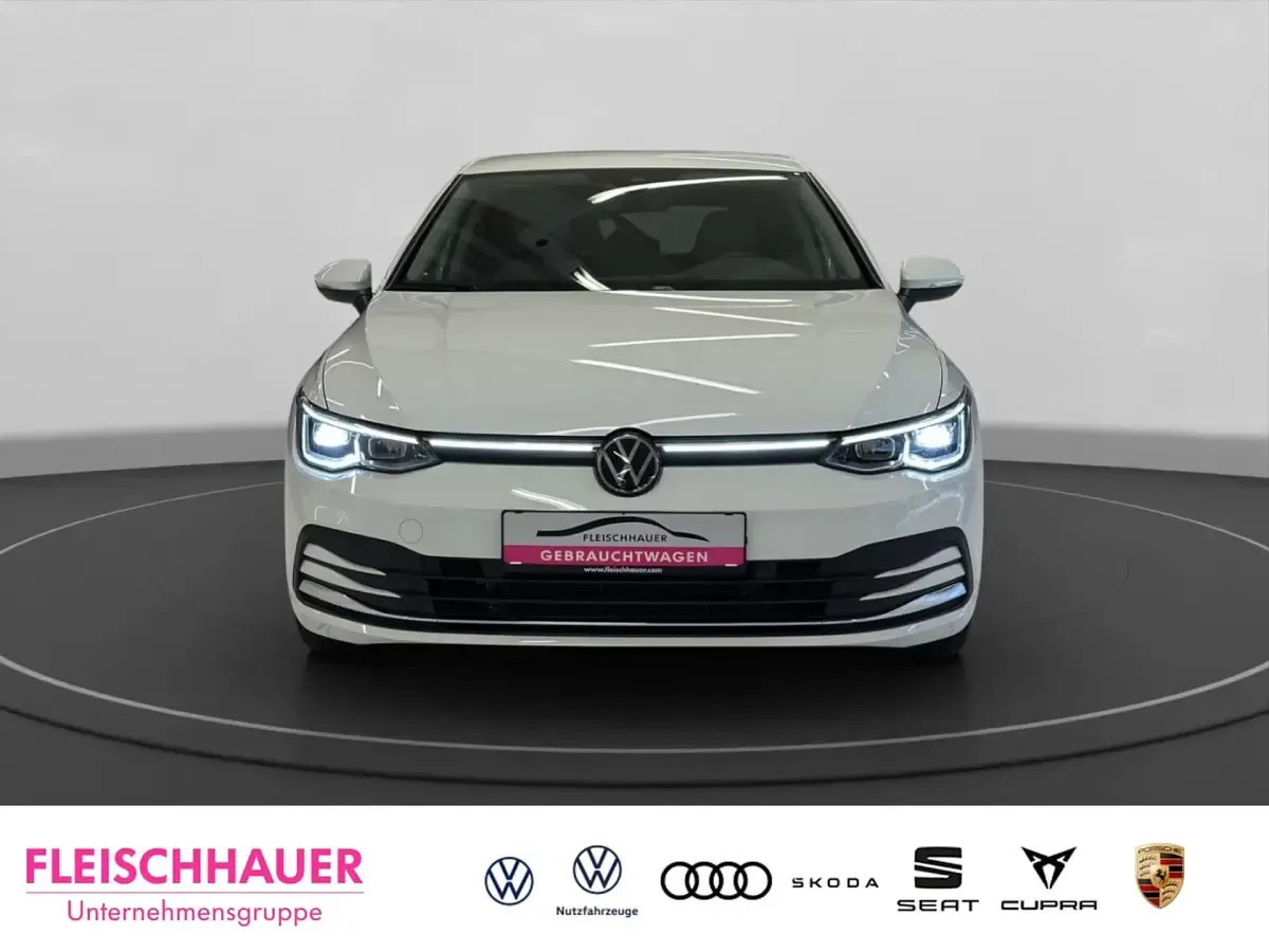 Gebraucht VW Golf VIII Style 150 PS (110 kW) 2024 Weiss Limousine