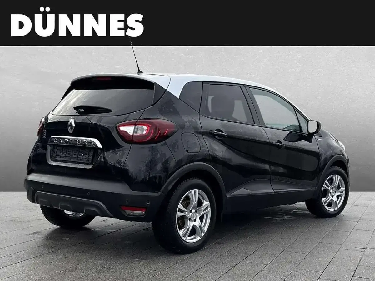 Gebraucht Renault Captur Bose Edition 120 PS (88 kW) 2018 Schwarz (black pearl metallic) SUV