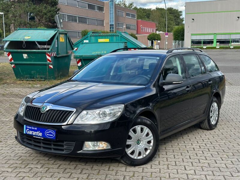 Schwarz Gebraucht 2011 Skoda Octavia Classic Kombi | 4.490 € (Guter Preis) - Bild 1/4