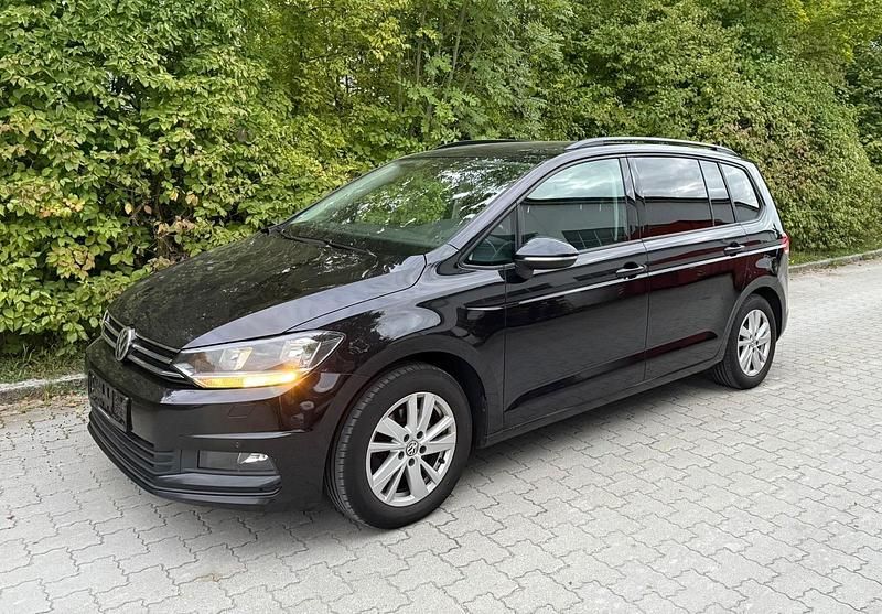 Schwarz Gebraucht 2020 VW Touran Van / Kleinbus | 12.999 € (Superpreis) - Bild 1/4