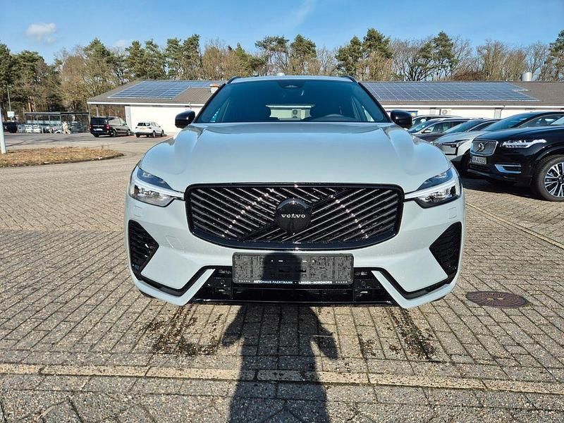 Neu Volvo XC60 Plus 455 PS (334 kW) 2026 Grau SUV