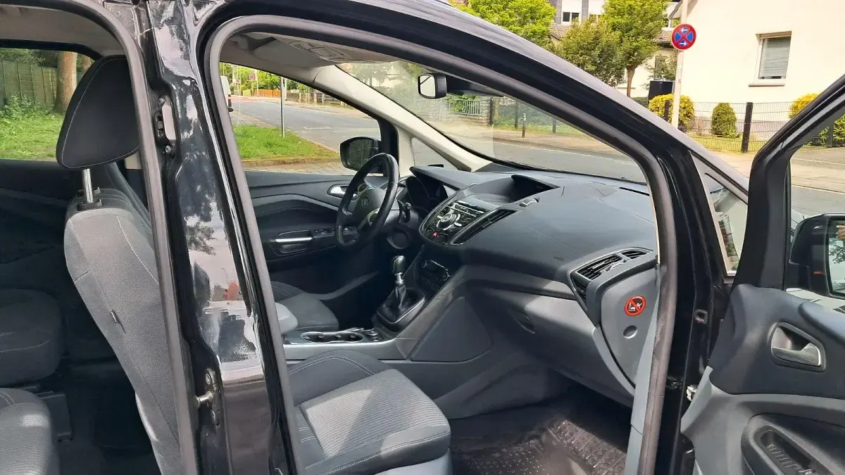 Używany Ford Grand C-Max Titanium 150 KM (110 kW) 2013 Czarny Minivan