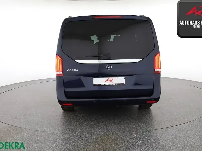 Gebraucht Mercedes V220 Sport 163 PS (119 kW) 2019 Cavansitblau Van / Kleinbus