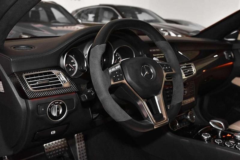 Gebraucht Mercedes CLS63 AMG AMG 557 PS (409 kW) 2012 Zirkonrot designo perleffekt Coupé