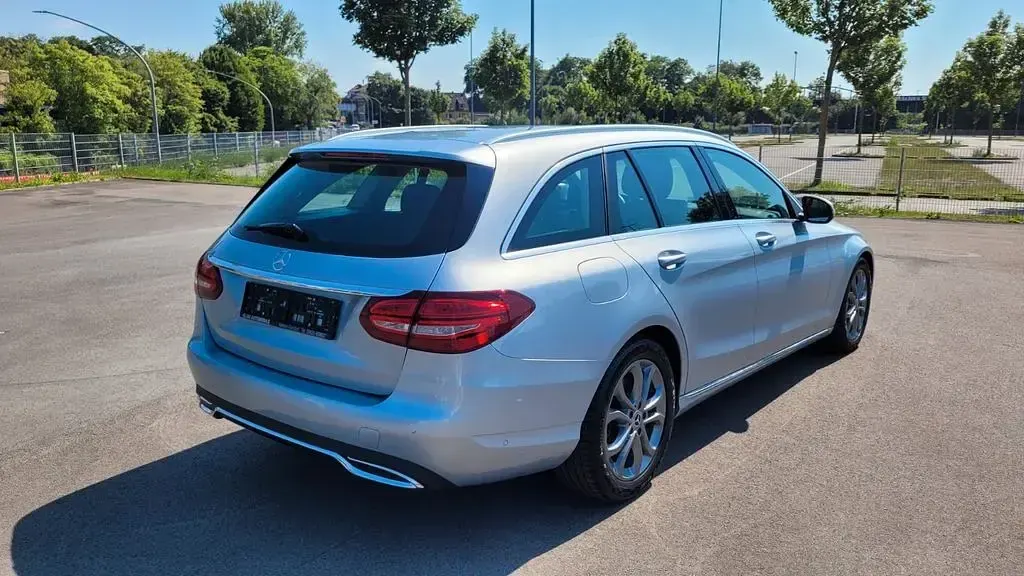 Gebraucht Mercedes C250 204 PS (150 kW) 2017 Silber Kombi