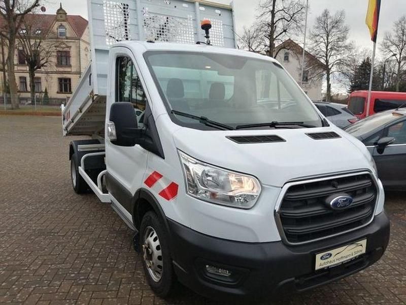 Gebraucht Ford Transit Trend 170 PS (125 kW) 2022 Frozen white Van