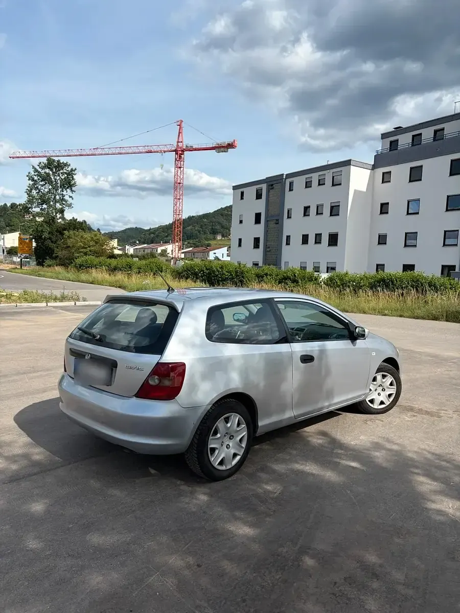 Gebraucht Honda Civic 90 PS (66 kW) 2003 Silber Kleinwagen
