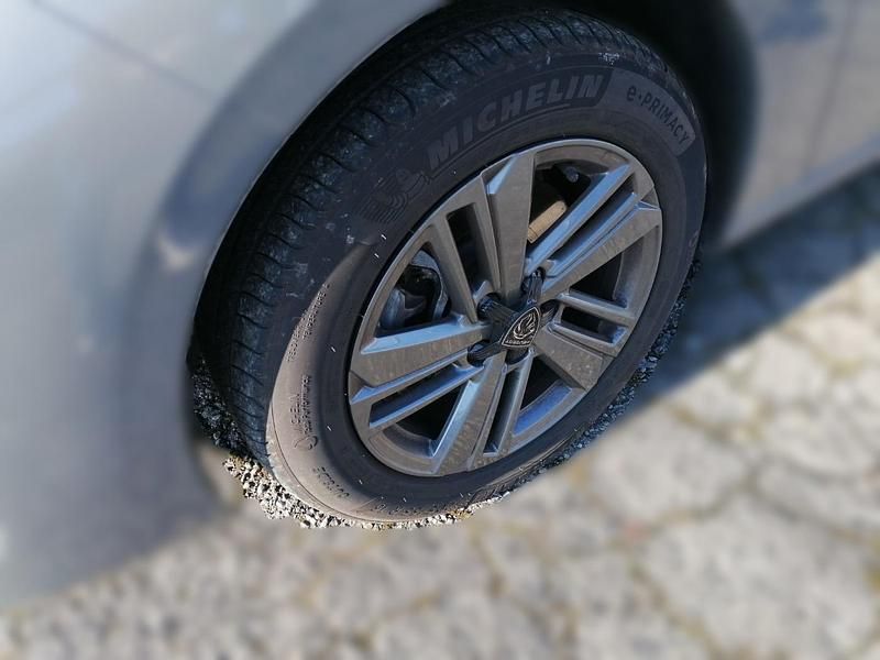 Gebraucht Peugeot 308 Active 131 PS (96 kW) 2024 Grau Limousine