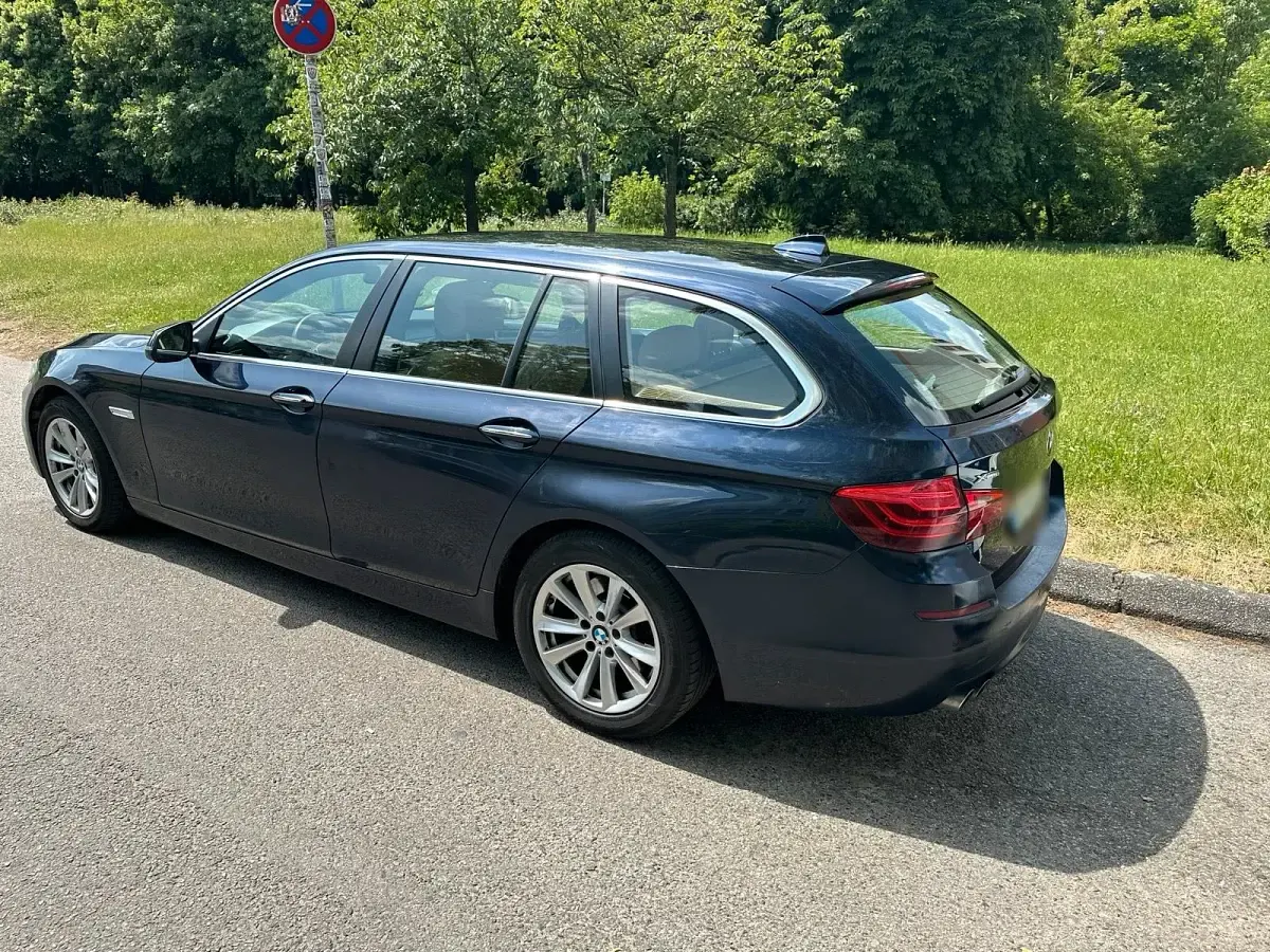 Gebraucht BMW 520 190 PS (139 kW) 2016 Blau Kombi