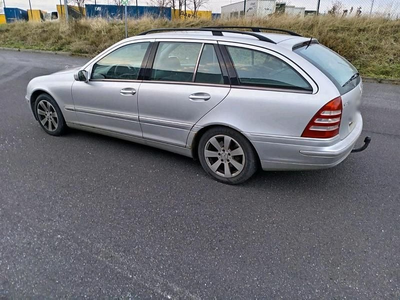 Second-hand Mercedes C200 163 CP (119 kW) 2004 Argintiu Break