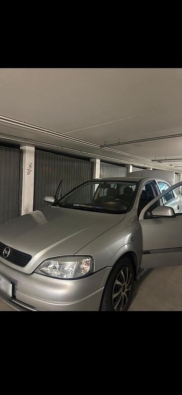 Usata Opel Astra 95 CV (69 kW) 2001 Argento Berlina