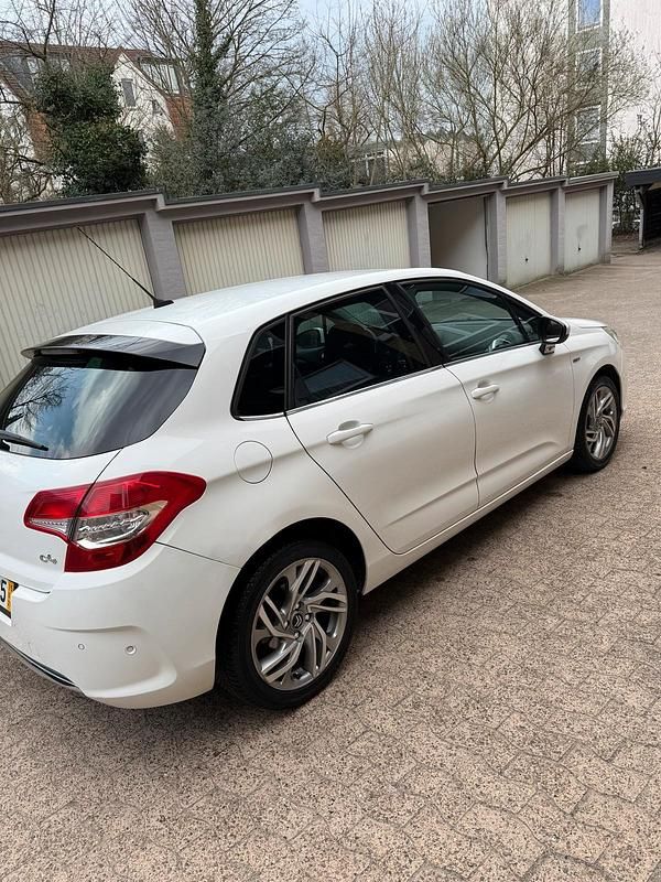 Gebraucht Citroën C4 120 PS (88 kW) 2011 Weiß Limousine