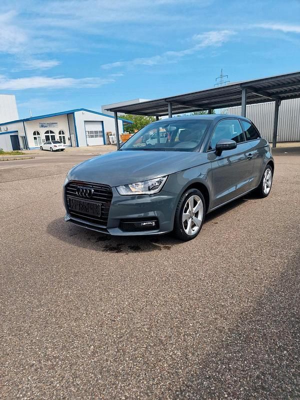 Grau Gebraucht 2016 Audi A1 Kleinwagen | 9.500 € (Fairer Preis) - Bild 1/4