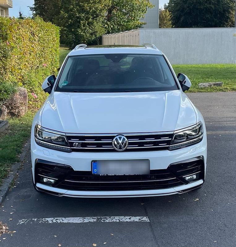 Weiß Gebraucht 2018 VW Tiguan Highline SUV | 27.999 € (Fairer Preis) - Bild 1/4