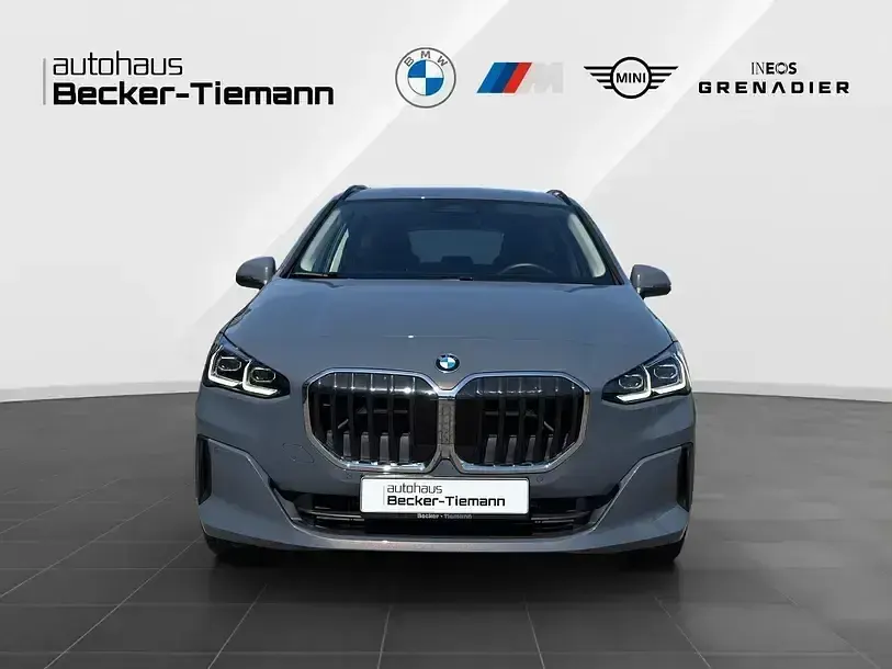 Gebraucht BMW 220 Active Tourer Efficient Dynamics 170 PS (125 kW) 2025 Sparkling kupfergrau Van / Kleinbus