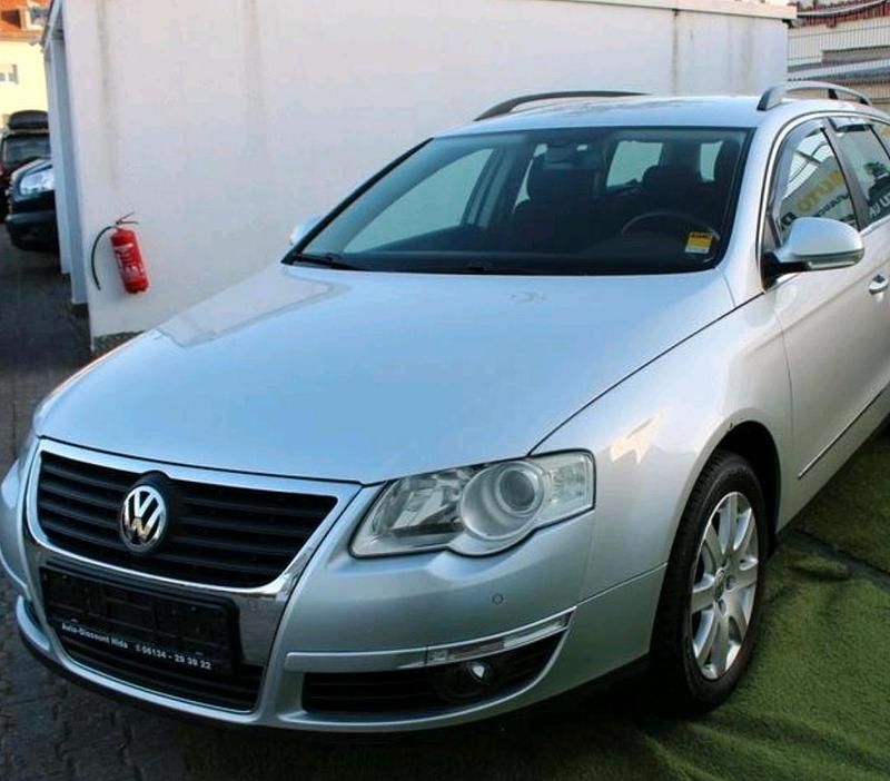 Grau Gebraucht 2010 VW Passat Kombi | 2.000 € (Superpreis) - Bild 1/4