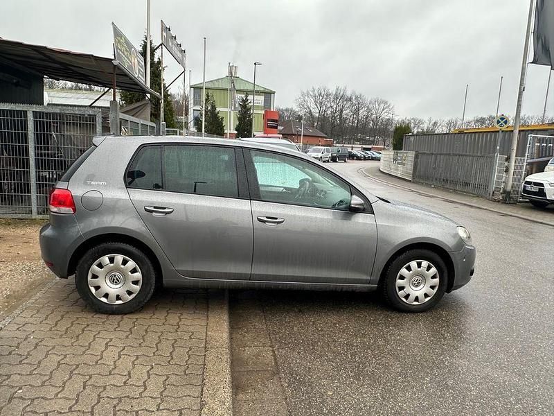 Gebraucht VW Golf VI Team 105 PS (77 kW) 2011 Grau Kleinwagen