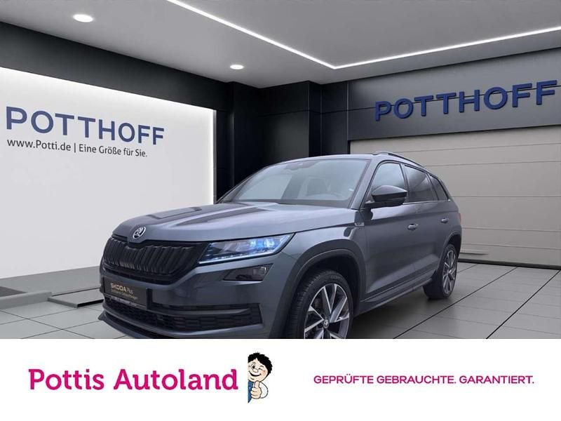 Grau Gebraucht 2020 Skoda Kodiaq SportLine SUV | 27.221 € (Etwas zu teuer) - Bild 1/4