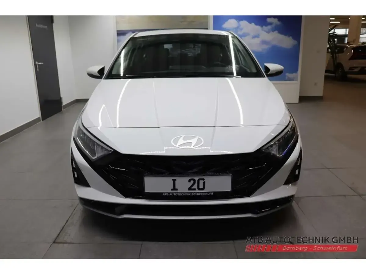 Neu Hyundai i20 Trend 90 PS (66 kW) 2026 Schwarz Limousine
