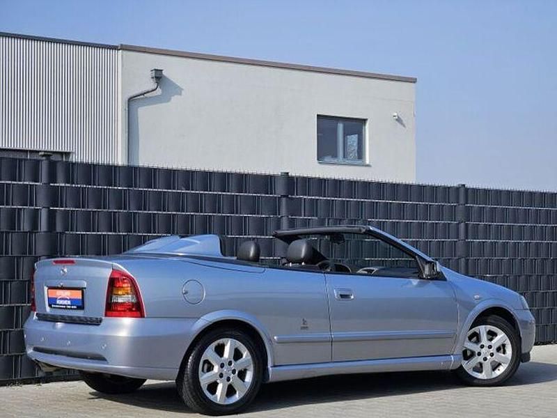 Gebraucht Opel Astra 147 PS (108 kW) 2002 Silber Cabrio