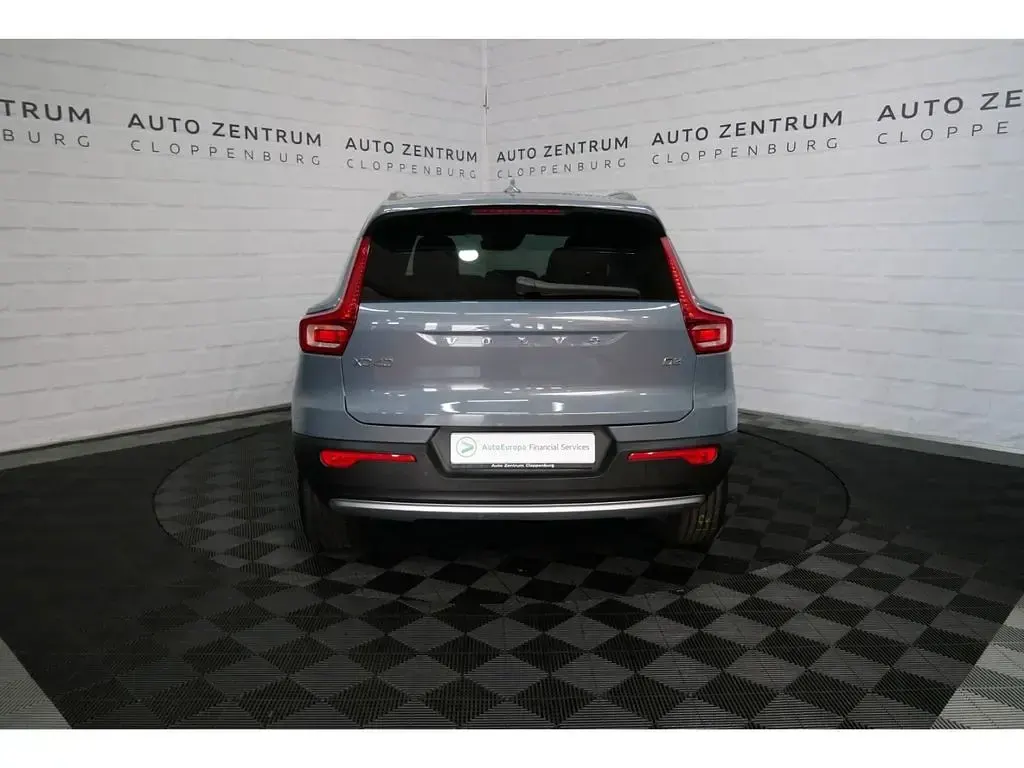 Gebraucht Volvo XC40 Momentum 150 PS (110 kW) 2020 Grau SUV